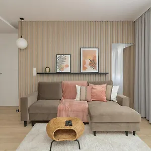 Elegant For 4 With Parking In By Renters Poznań
